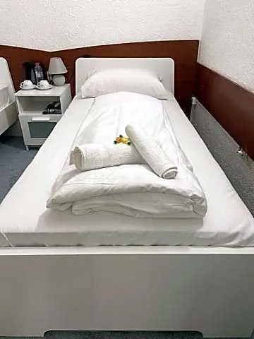 Starlight Hotel *